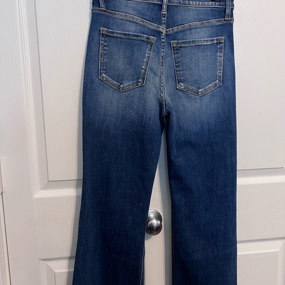 High Rise Distressed Ankle Wide  Jeans. Size Small - Picture 9 of 10